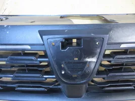 Dacia Sandero Griglia superiore del radiatore paraurti anteriore DACIA