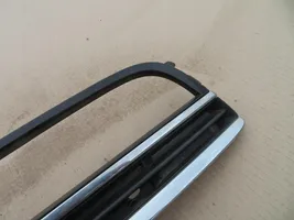 Volkswagen PASSAT B7 Grille inférieure de pare-chocs avant 3AA853665