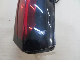 Citroen C4 III e-C4 Lampy tylnej klapy bagażnika 9831120680