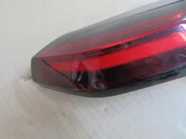 Citroen C4 III e-C4 Lampy tylnej klapy bagażnika 9831120680