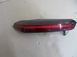 Citroen C4 III e-C4 Lampy tylnej klapy bagażnika 9831120680