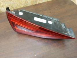 Audi A3 S3 8V Lampy tylnej klapy bagażnika 8V5945093J