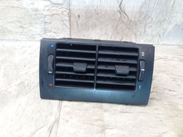 BMW 5 E39 Aizmugurējā gaisa - ventilācijas reste 8376150