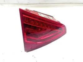 Audi S5 Lampy tylnej klapy bagażnika 8T0945093D