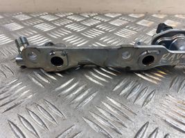 Toyota RAV 4 (XA50) Kraftstoffverteiler Einspritzleiste Verteilerrohr 8945833030