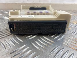 Toyota RAV 4 (XA50) Fuse module 8273042890