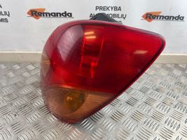 Toyota Corolla Verso E121 Lampa tylna 1827