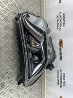 Toyota RAV 4 (XA40) Lampa przednia W3049