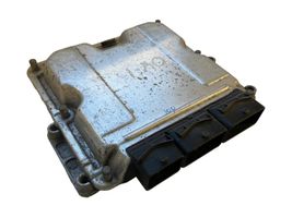 Opel Vivaro Calculateur moteur ECU 8200118526