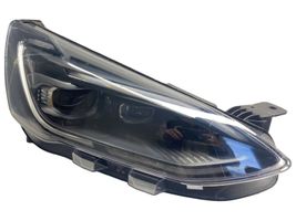 Ford Focus Lampa przednia 00201471