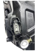 Ford Focus Lampa przednia 00201471