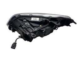 Volvo XC60 Lampa przednia 31420250