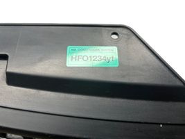 Suzuki Ignis Maskownica / Grill / Atrapa górna chłodnicy 7211162R02