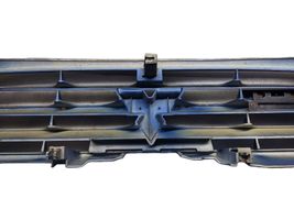 Mitsubishi Pajero Grille calandre supérieure de pare-chocs avant MR387981