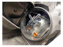 Volkswagen Crafter Lampa przednia 1EB01283001
