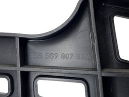 Volkswagen Golf VII Uchwyt / Mocowanie zderzaka tylnego 5G9807376