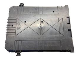 Citroen C4 II Picasso Sulakemoduuli 9804067480