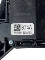 Nissan Qashqai Ohjauspyörän painikkeet/kytkimet 874A