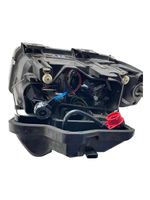 Audi A4 S4 B6 8E 8H Lampa przednia 