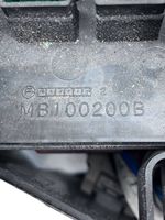 Subaru Impreza III Saugiklių dėžė (komplektas) MB100200B