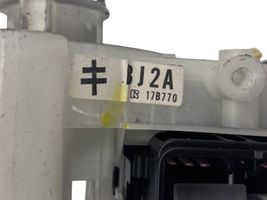 Mazda 323 Commodo, commande essuie-glace/phare 17B122A