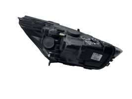 Renault Clio IV Lampa przednia 260608367R