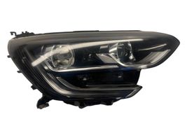 Renault Megane IV Lampa przednia 260108478R