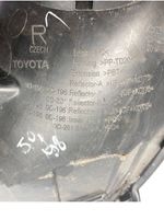 Toyota Yaris Lampa przednia 0D195