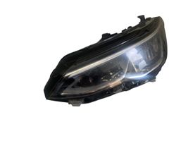 Volkswagen Golf VIII Lampa przednia 90150890