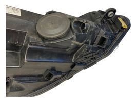 Volkswagen Golf VIII Lampa przednia 90150890