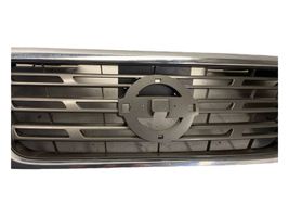 Nissan Navara Grille de calandre avant 623105JU1B