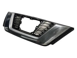 Nissan X-Trail T32 Maskownica / Grill / Atrapa górna chłodnicy 623106FR0C