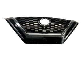 Nissan Qashqai J12 Grille calandre supérieure de pare-chocs avant 623106UAA