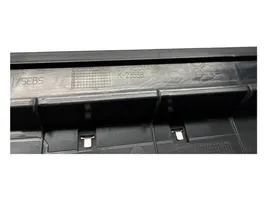 Mercedes-Benz SL R230 Takaoven kynnyksen suojalista A2306800435