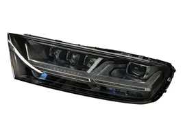 Audi Q7 4M Lampa przednia 4M0941035