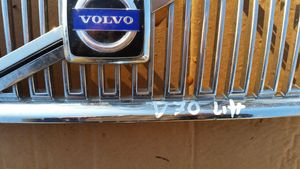 Volvo V70 Grotelės viršutinės 08693346