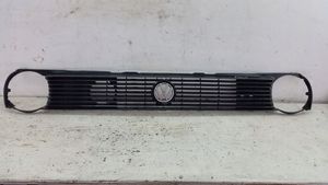 Volkswagen Polo II 86C 2F Grille calandre supérieure de pare-chocs avant 