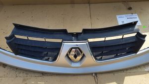 Renault Trafic II (X83) Grille calandre supérieure de pare-chocs avant 