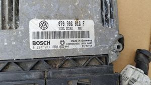 Volkswagen Touareg I Unité de commande, module ECU de moteur 