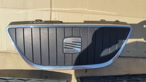 Seat Ibiza IV (6J,6P) Grille calandre supérieure de pare-chocs avant 6J0853654B