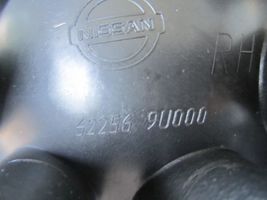 Nissan Note (E11) Etupuskurin alempi jäähdytinsäleikkö 622569U000