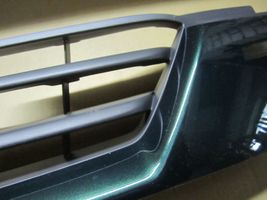 Mazda Demio Grille calandre supérieure de pare-chocs avant D26750712