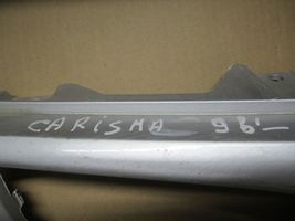 Mitsubishi Carisma Maskownica / Grill / Atrapa górna chłodnicy MB944763