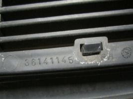 Mitsubishi Carisma Grotelės viršutinės MB944763