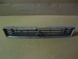 Mitsubishi Lancer Grille calandre supérieure de pare-chocs avant 