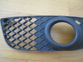 Mitsubishi Lancer VIII Grille antibrouillard avant 