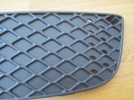 Mitsubishi Lancer VIII Grille inférieure de pare-chocs avant 