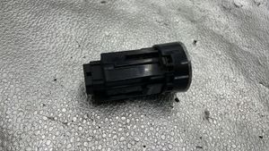 Subaru Forester SH Bouton poussoir de démarrage du moteur 15A8542