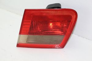 BMW 3 E46 Lampy tylnej klapy bagażnika 8368760