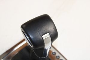 Volkswagen PASSAT CC Perilla/embellecedor de cuero de la palanca de cambios 3C2713203A